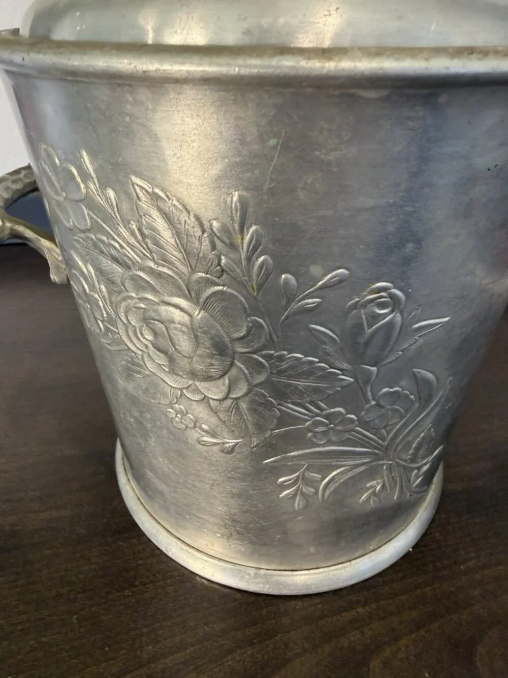 Everlast Forged Aluminum Ice Bucket w/ Lid Rose Pattern Hand Hammered MCM Vtg